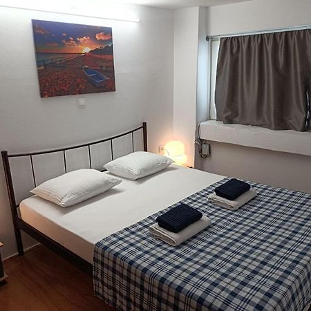 Apartment Dipla Atene Esterno foto
