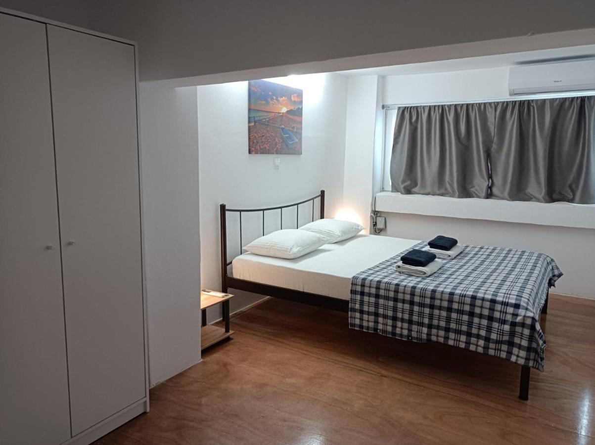 Apartment Dipla Atene Esterno foto