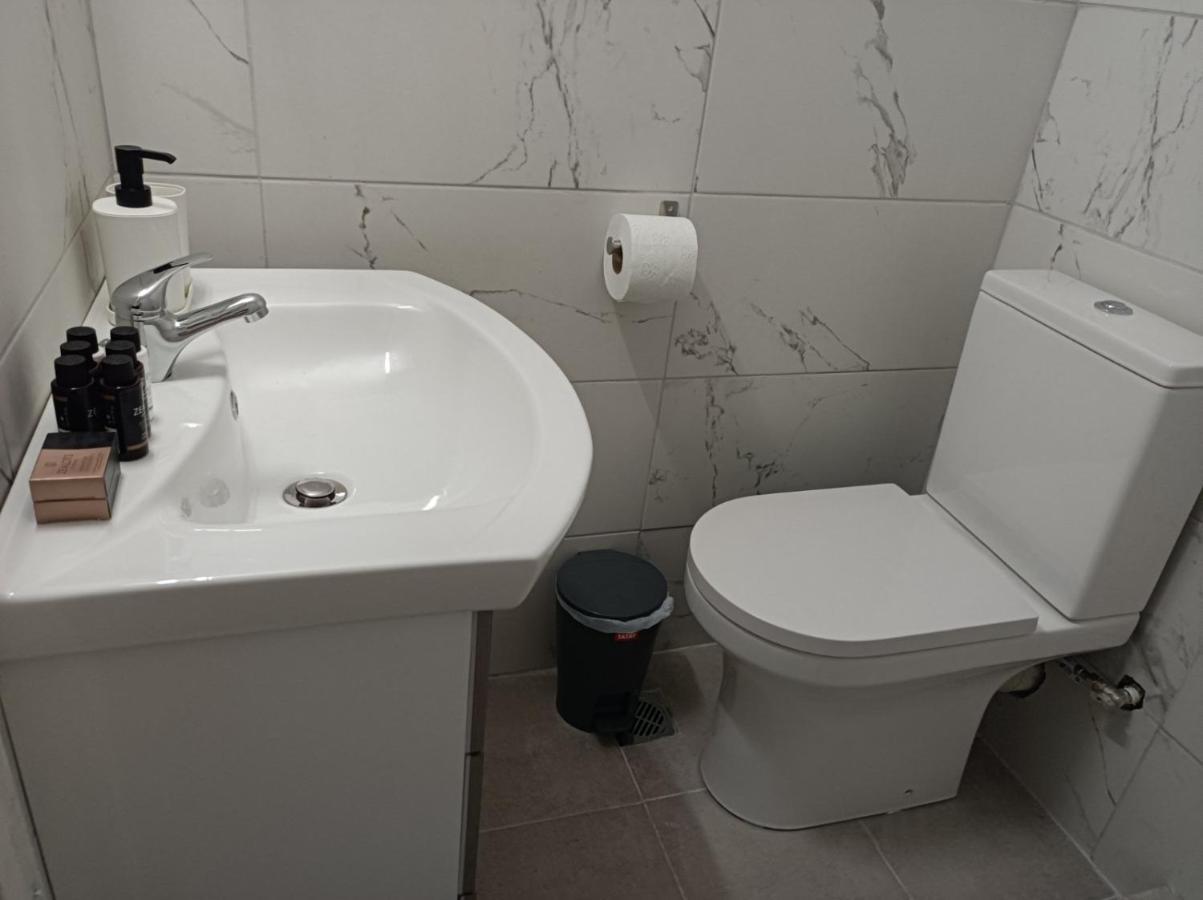 Apartment Dipla Atene Esterno foto
