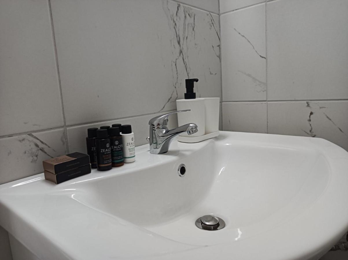Apartment Dipla Atene Esterno foto