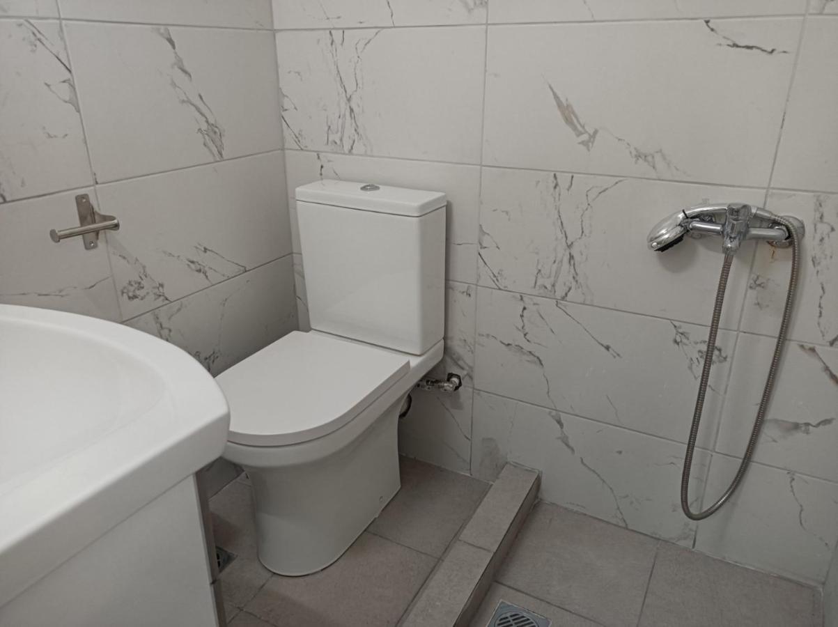 Apartment Dipla Atene Esterno foto