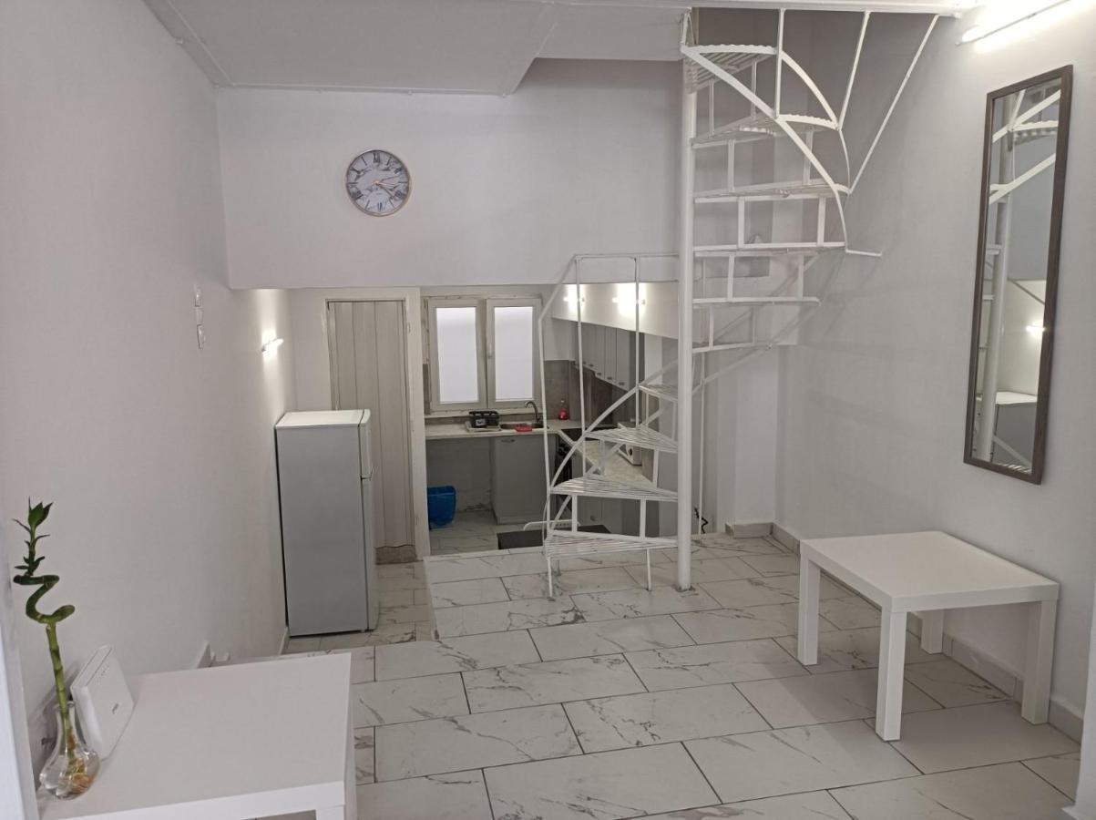 Apartment Dipla Atene Esterno foto